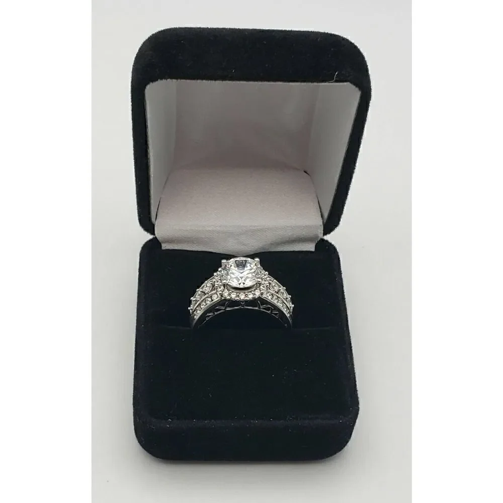 Round Cubic Zirconia Ring 925 Sterling Silver Size 8.5 Clear Sparkle Signed Med